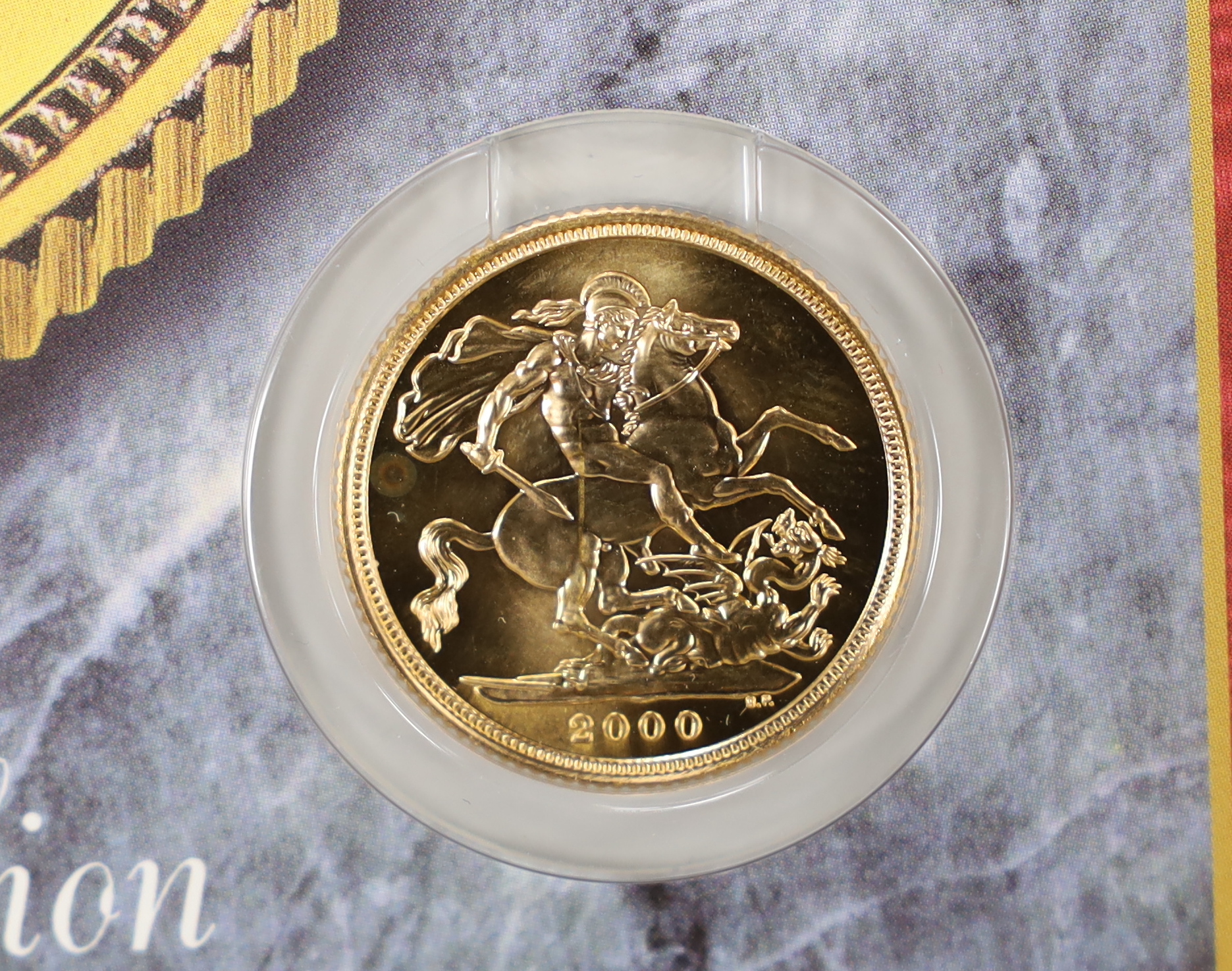 An Elizabeth II 2000 gold sovereign, in presentation card.